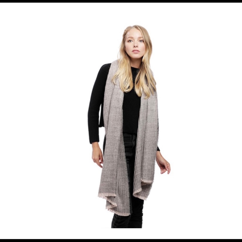 Mable Pleated Scarf